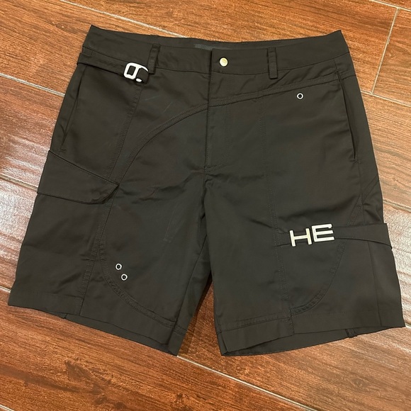 Heliot Emil Black cargo Shorts size 44(waist30) - Picture 1 of 11